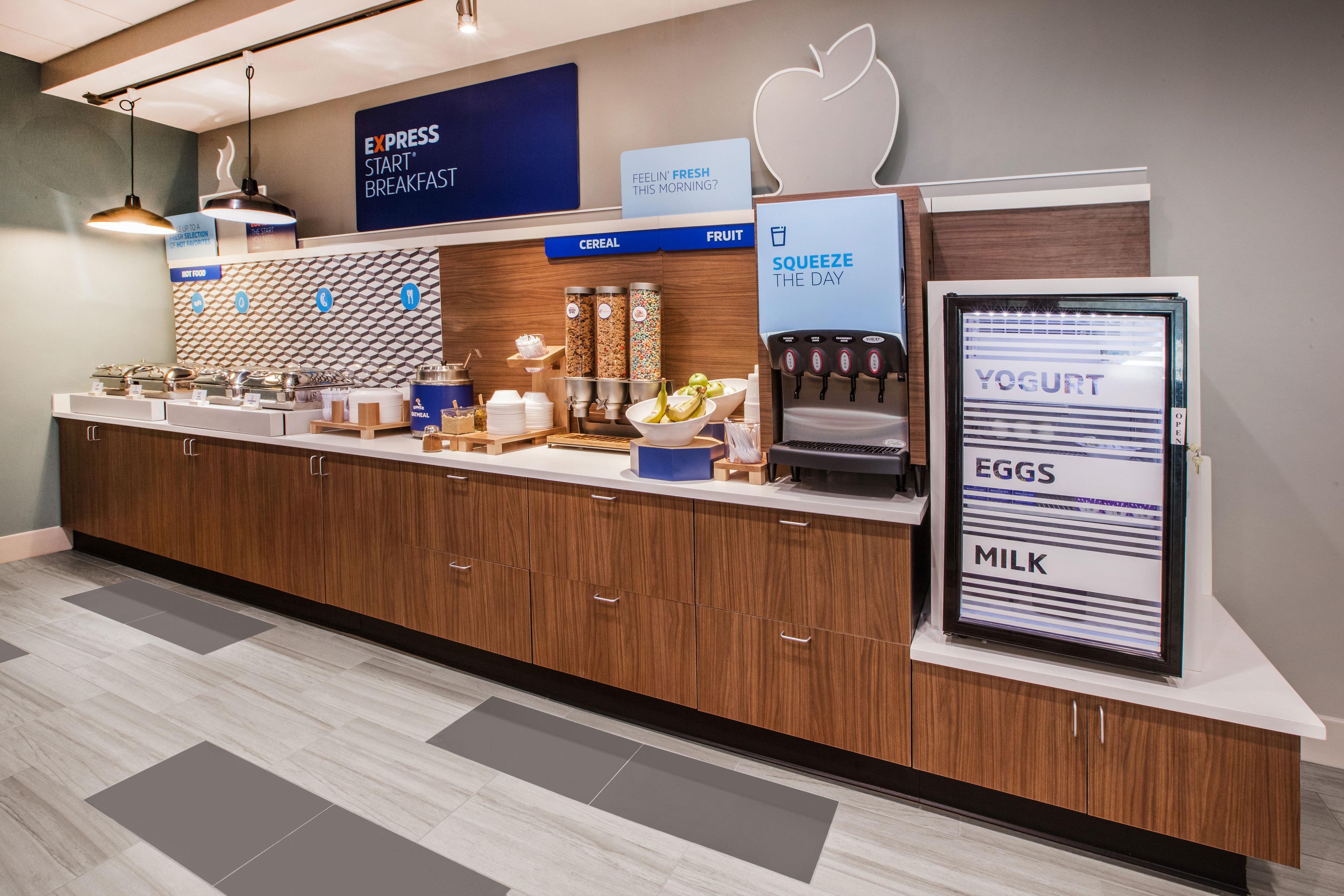 Hotel Express & Chaffee - West By Ihg